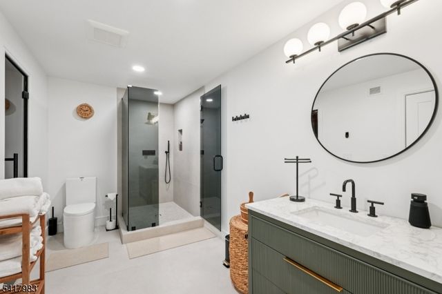 388 Freemans Ln, Franklin Lakes Boro, NJ 07417