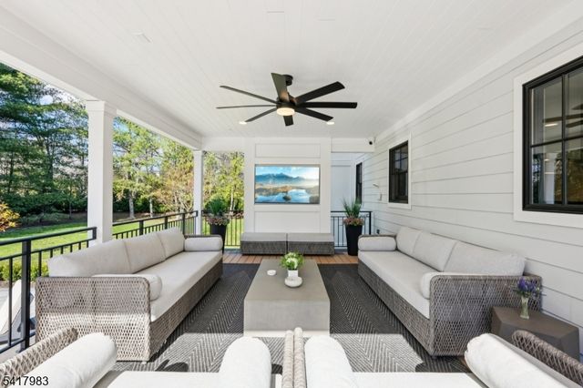 388 Freemans Ln, Franklin Lakes Boro, NJ 07417