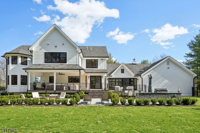 388 Freemans Ln, Franklin Lakes Boro, NJ 07417