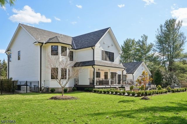 388 Freemans Ln, Franklin Lakes Boro, NJ 07417