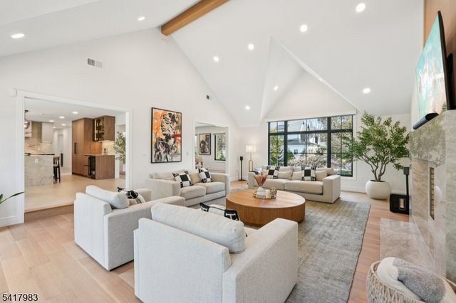 388 Freemans Ln, Franklin Lakes Boro, NJ 07417