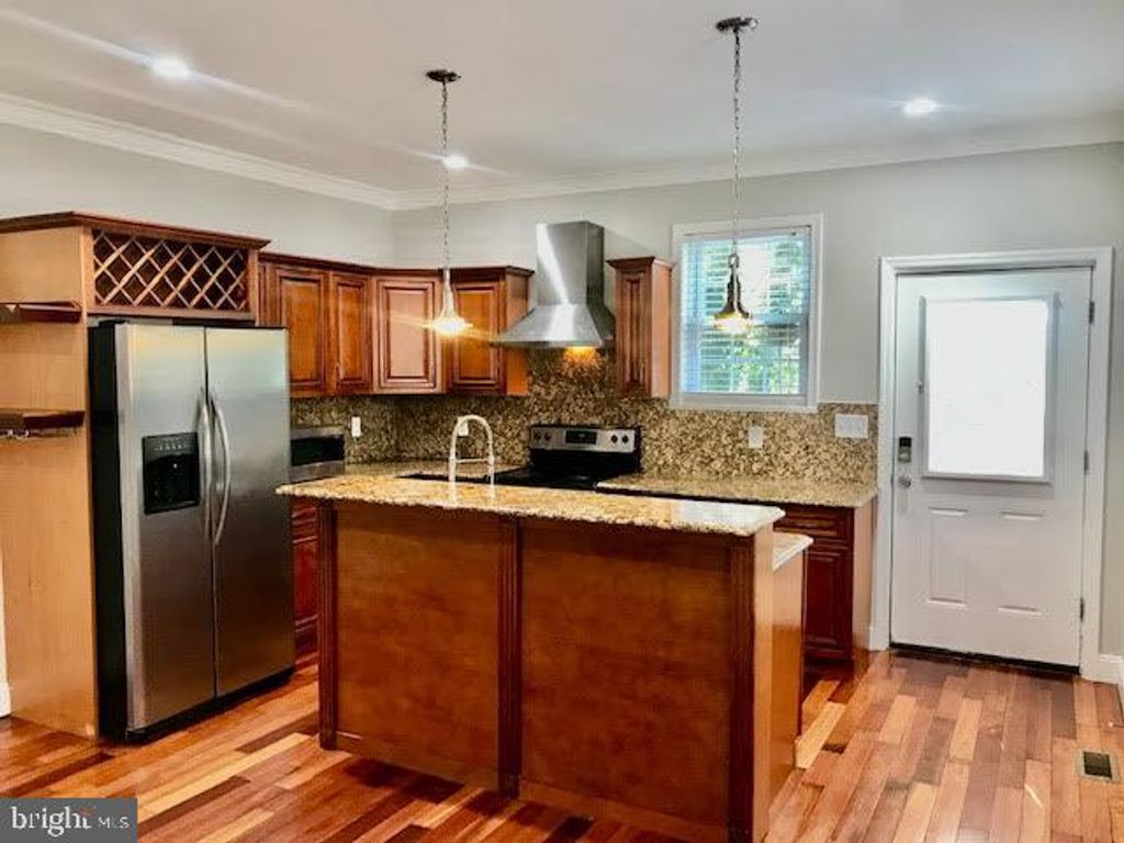 853 W LOMBARD ST, Baltimore, MD 21201