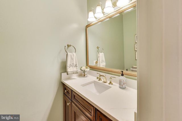 3717 JENNY LYNNE LN, Fairfax, VA 22030