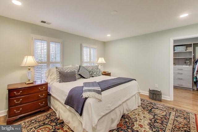 3717 JENNY LYNNE LN, Fairfax, VA 22030