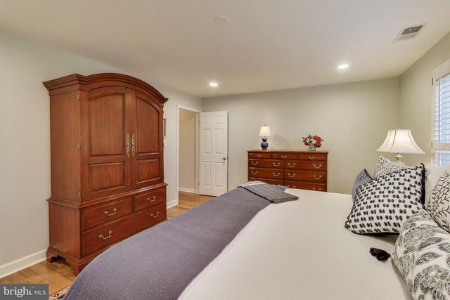 3717 JENNY LYNNE LN, Fairfax, VA 22030