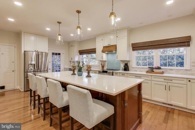 3717 JENNY LYNNE LN, Fairfax, VA 22030