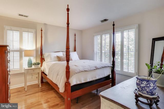 3717 JENNY LYNNE LN, Fairfax, VA 22030