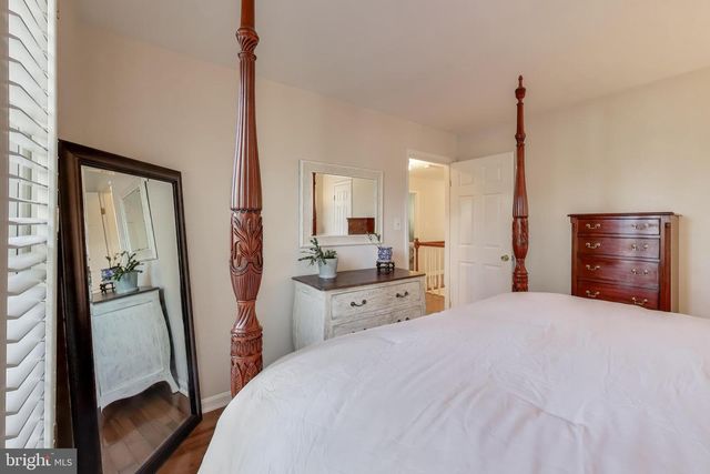 3717 JENNY LYNNE LN, Fairfax, VA 22030