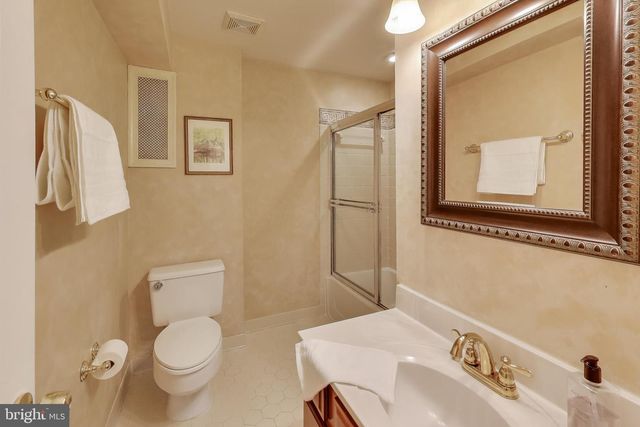 3717 JENNY LYNNE LN, Fairfax, VA 22030