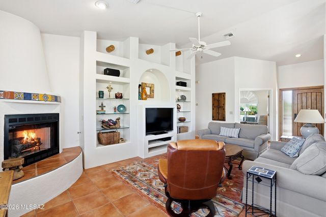 1910 E Purple Martin Lane, Green Valley, AZ 85614