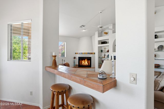 1910 E Purple Martin Lane, Green Valley, AZ 85614