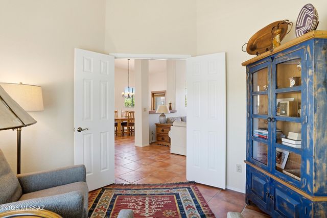 1910 E Purple Martin Lane, Green Valley, AZ 85614