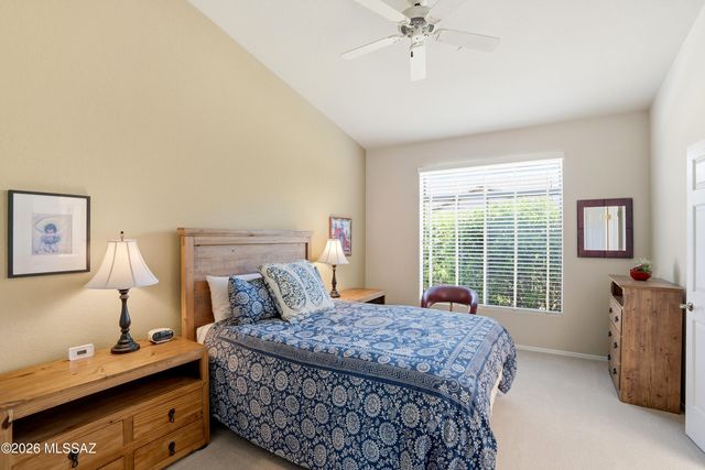 1910 E Purple Martin Lane, Green Valley, AZ 85614