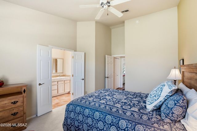 1910 E Purple Martin Lane, Green Valley, AZ 85614