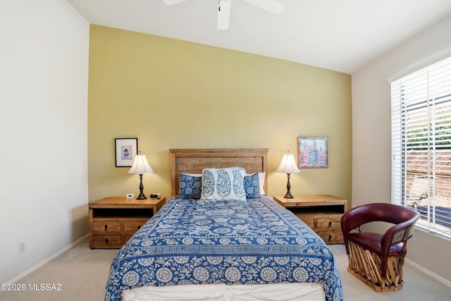 1910 E Purple Martin Lane, Green Valley, AZ 85614