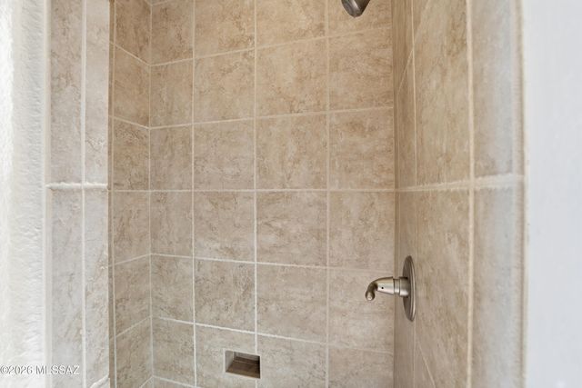 1910 E Purple Martin Lane, Green Valley, AZ 85614