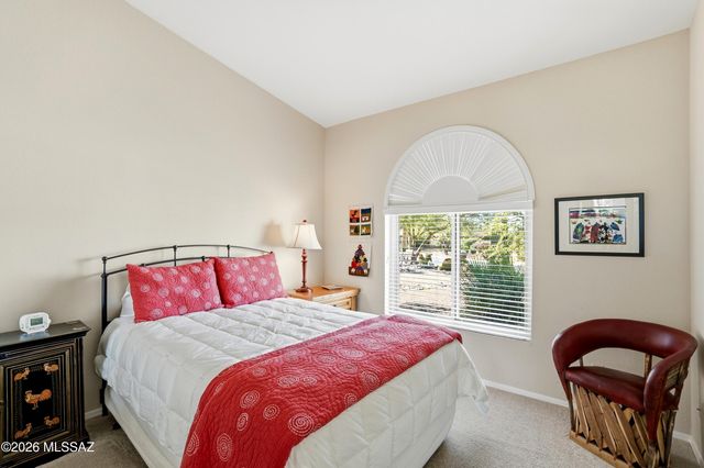 1910 E Purple Martin Lane, Green Valley, AZ 85614