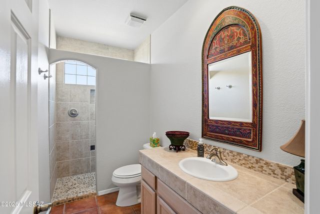 1910 E Purple Martin Lane, Green Valley, AZ 85614