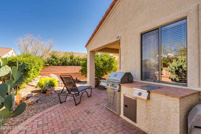 1910 E Purple Martin Lane, Green Valley, AZ 85614