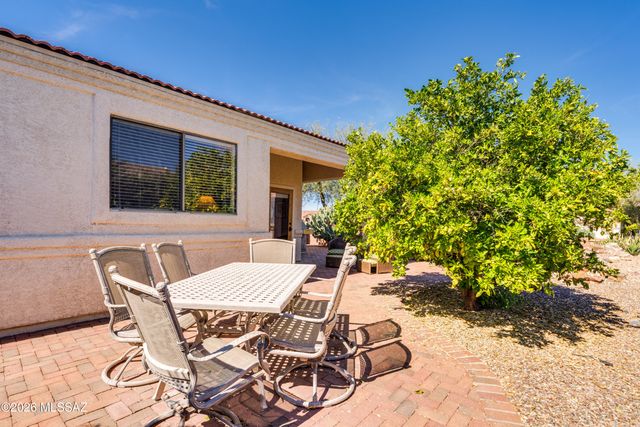 1910 E Purple Martin Lane, Green Valley, AZ 85614