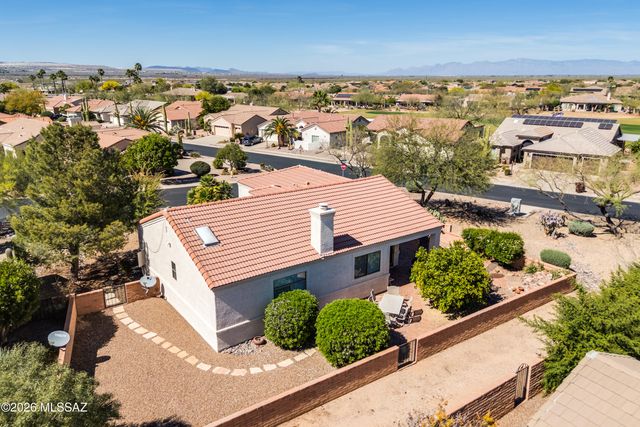 1910 E Purple Martin Lane, Green Valley, AZ 85614