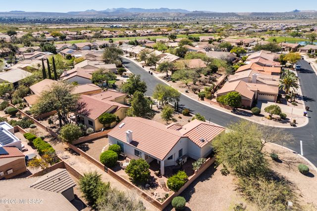 1910 E Purple Martin Lane, Green Valley, AZ 85614
