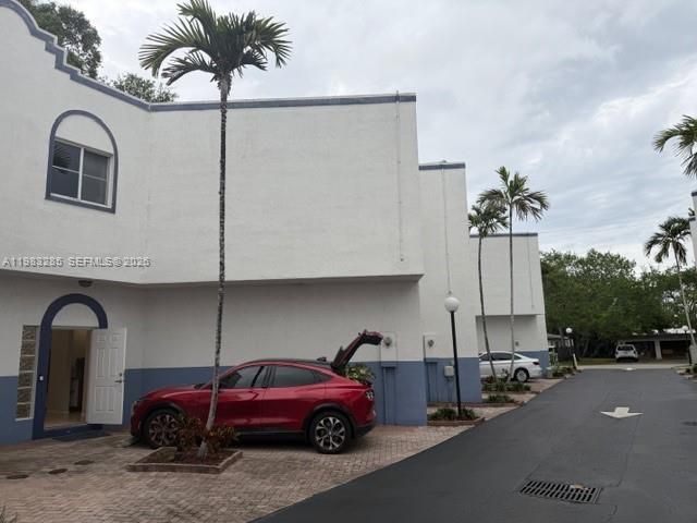 2927 SW 18th Ter 2927, Fort Lauderdale, FL 33315