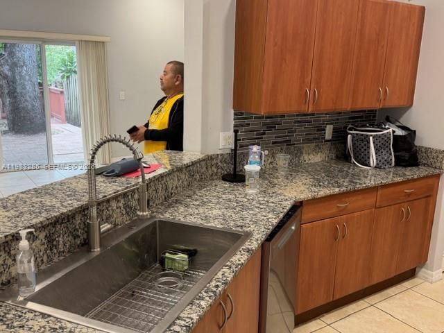 2927 SW 18th Ter 2927, Fort Lauderdale, FL 33315