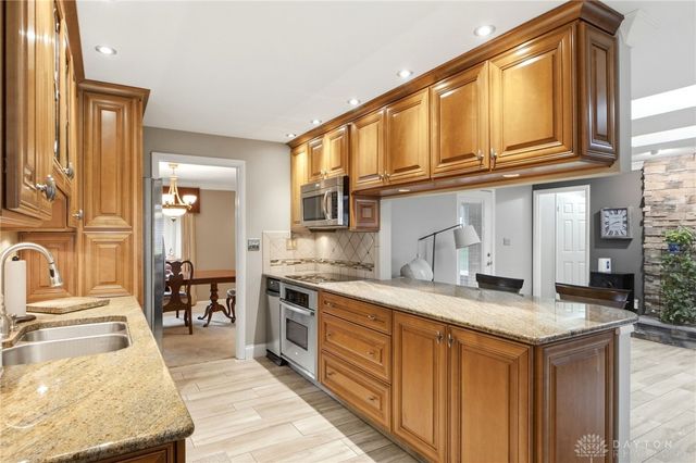 7882 Millerton Drive, Centerville, OH 45459