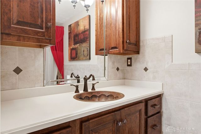 7882 Millerton Drive, Centerville, OH 45459