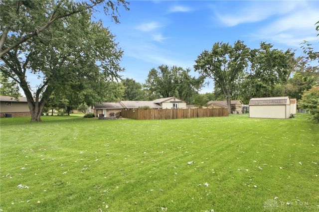7882 Millerton Drive, Centerville, OH 45459