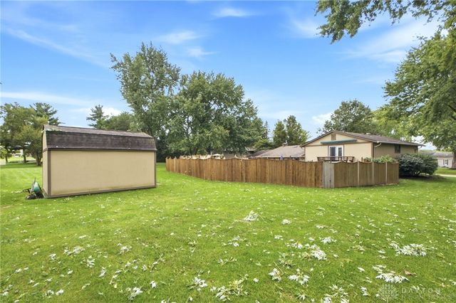 7882 Millerton Drive, Centerville, OH 45459