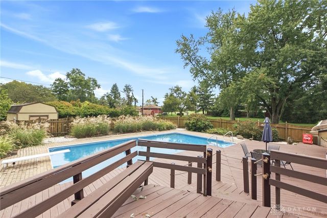 7882 Millerton Drive, Centerville, OH 45459