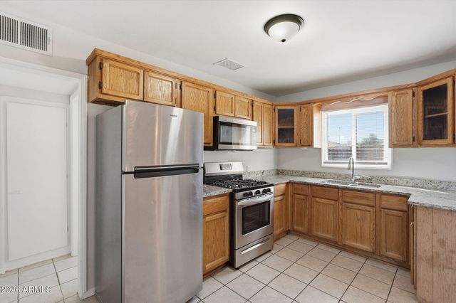 2525 W LUKE Avenue, Phoenix, AZ 85017