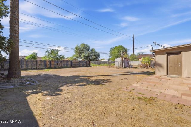 2525 W LUKE Avenue, Phoenix, AZ 85017