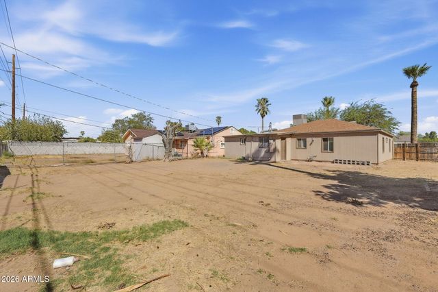2525 W LUKE Avenue, Phoenix, AZ 85017
