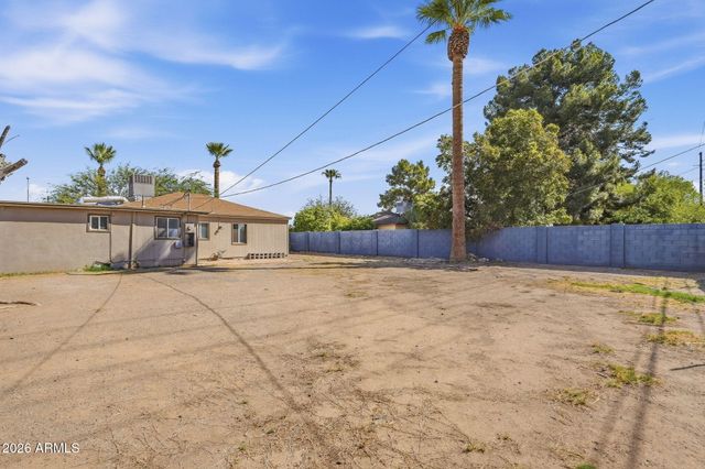 2525 W LUKE Avenue, Phoenix, AZ 85017
