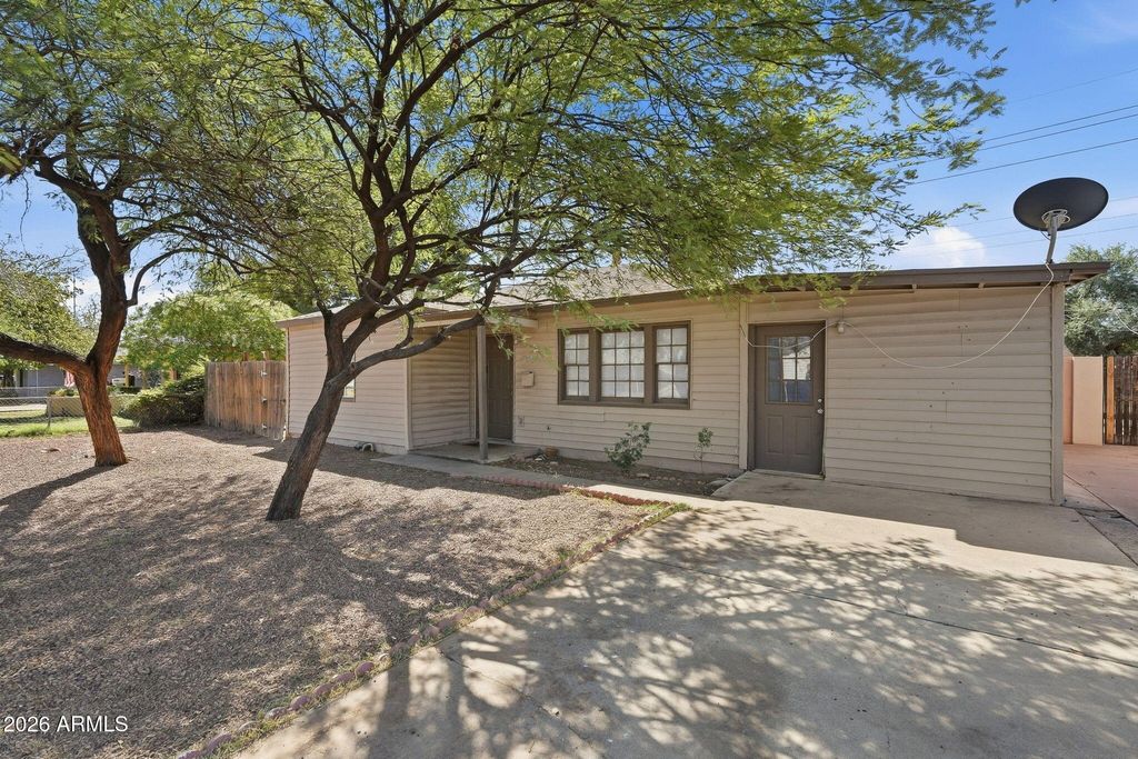 2525 W LUKE Avenue, Phoenix, AZ 85017