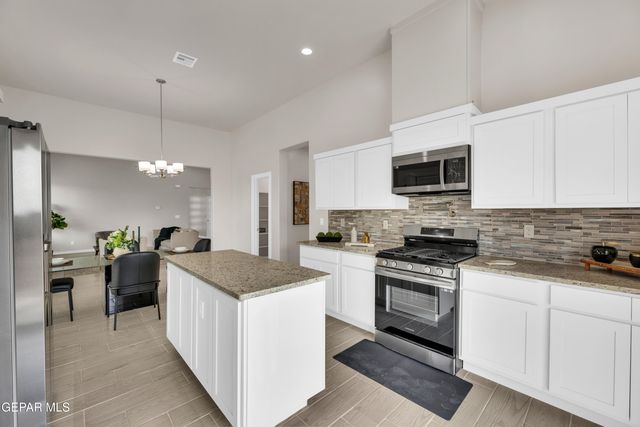 12645 MIDDLESBROUGH Avenue, Horizon City, TX 79928