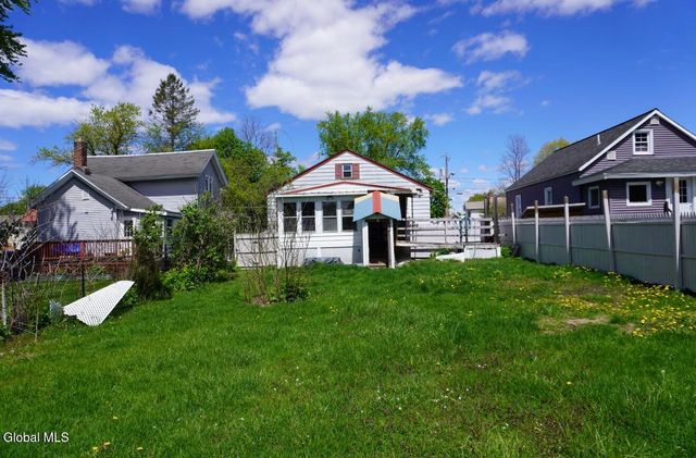 22 3rd Avenue, Hudson Falls, NY 12839