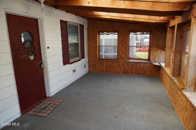 22 3rd Avenue, Hudson Falls, NY 12839