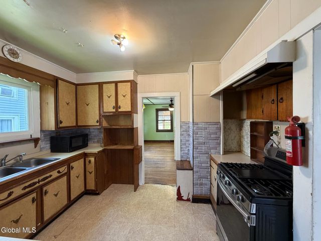 22 3rd Avenue, Hudson Falls, NY 12839