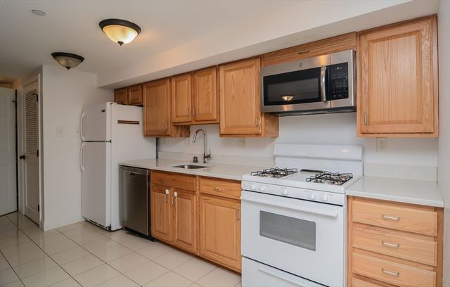 240 Franklin St B2, Cambridge, MA 02139
