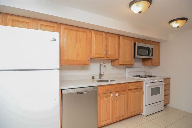 240 Franklin St B2, Cambridge, MA 02139