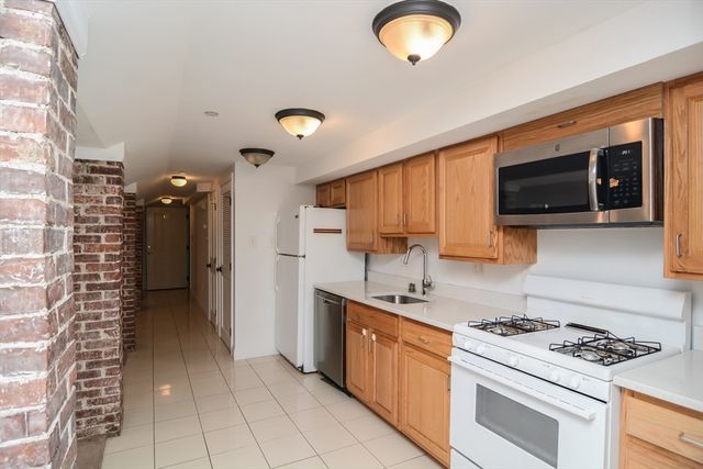 240 Franklin St B2, Cambridge, MA 02139