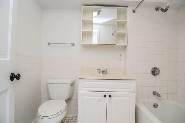 240 Franklin St B2, Cambridge, MA 02139
