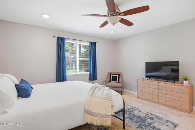 4201 E CAMELBACK Road 41, Phoenix, AZ 85018
