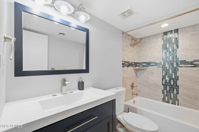 4201 E CAMELBACK Road 41, Phoenix, AZ 85018