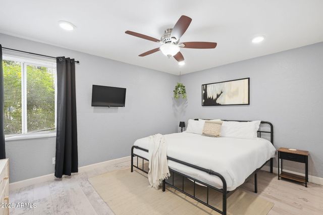 4201 E CAMELBACK Road 41, Phoenix, AZ 85018
