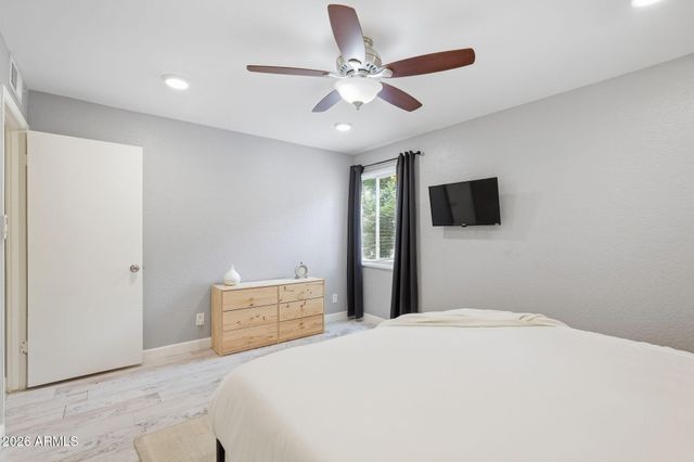 4201 E CAMELBACK Road 41, Phoenix, AZ 85018